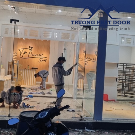 Cửa kính cường lực  01