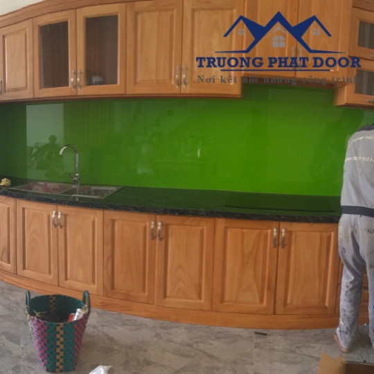 Kính ốp bếp - xanh lá